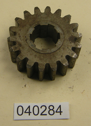 Gear pinion : 4th gear layshaft - AMC : Early : Large diameter : Use with 040422