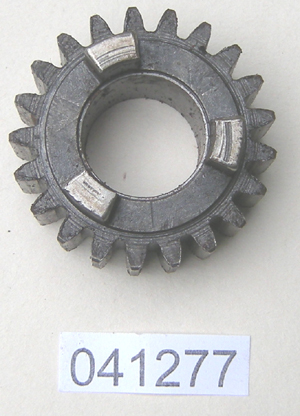 Gear pinion : 2nd gear mainshaft : 3rd gear layshaft - 21 teeth : Early type gearbox