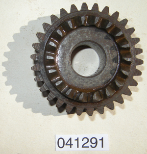 Gear pinion : 1st gear layshaft and kickstart wheel : 30 teeth - Early type : No bush use instead of 044080 : NOS shop soiled