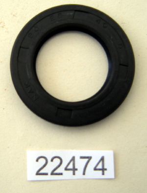 Chaincase oil seal : Lightweight behind clutch : Early type - Drive side crankshaft post 58 Singles