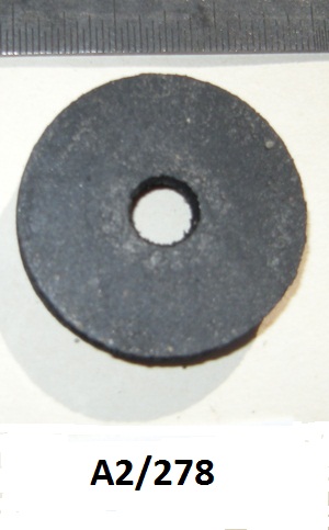 Petrol tank mounting rubber - Flat : 1 only