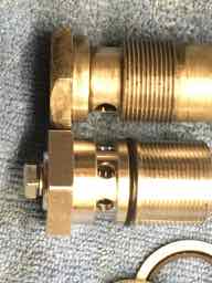 HNW valve compared with standard banjo bolt and filter